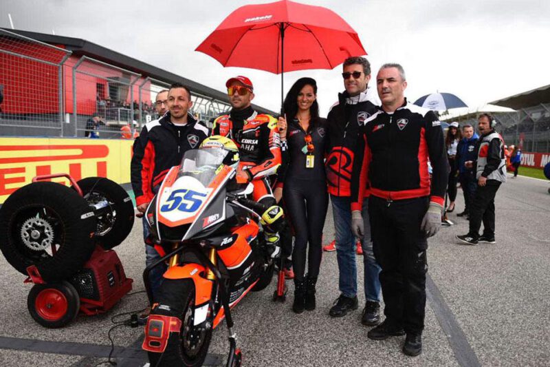 UNA CADUTA FERMA UN GRANDE MASSIMO ROCCOLI NELLA GARA WORLDSSP DI IMOLA